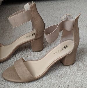 White mountain sandal